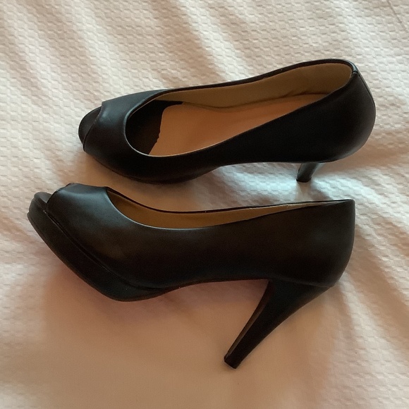 Open toe heels - Picture 2 of 4